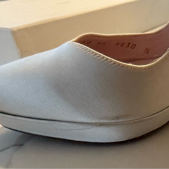 Vera Wang wedding heels Sz 36/6 - Picture 8 of 10